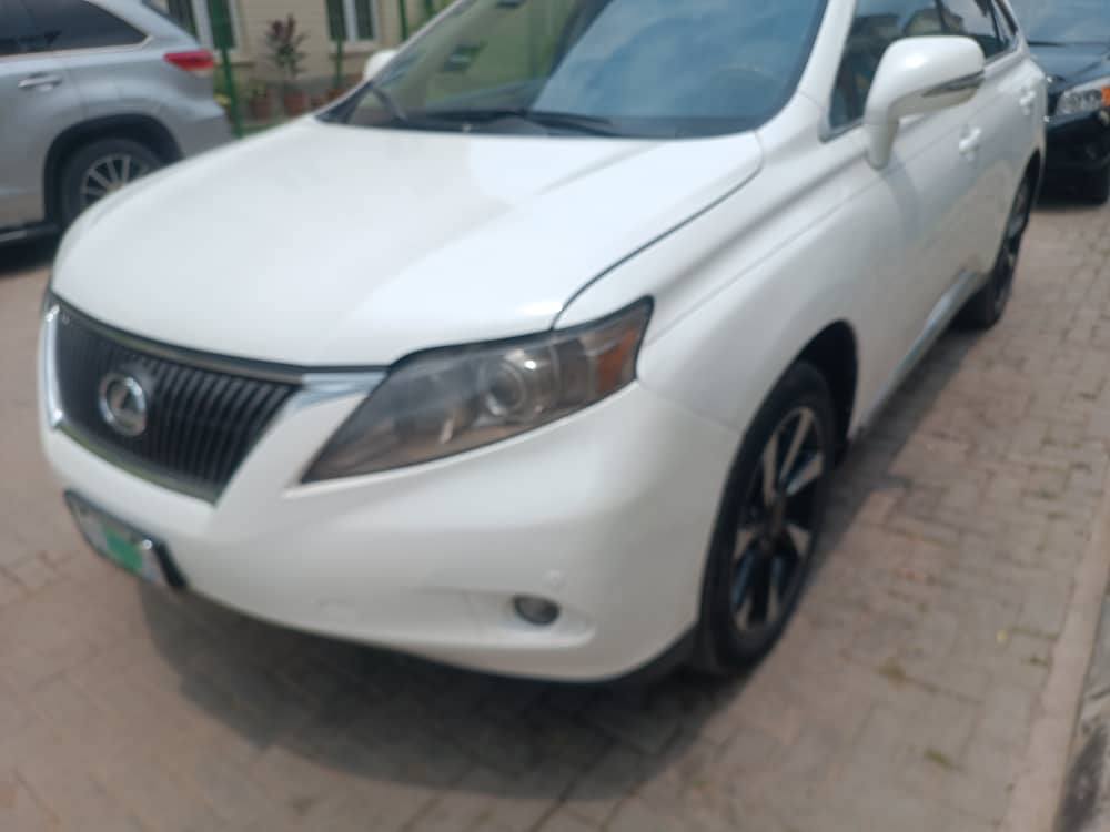 A picture of Today s deal Registered Lexus RX350 basic model. Price 12.5M