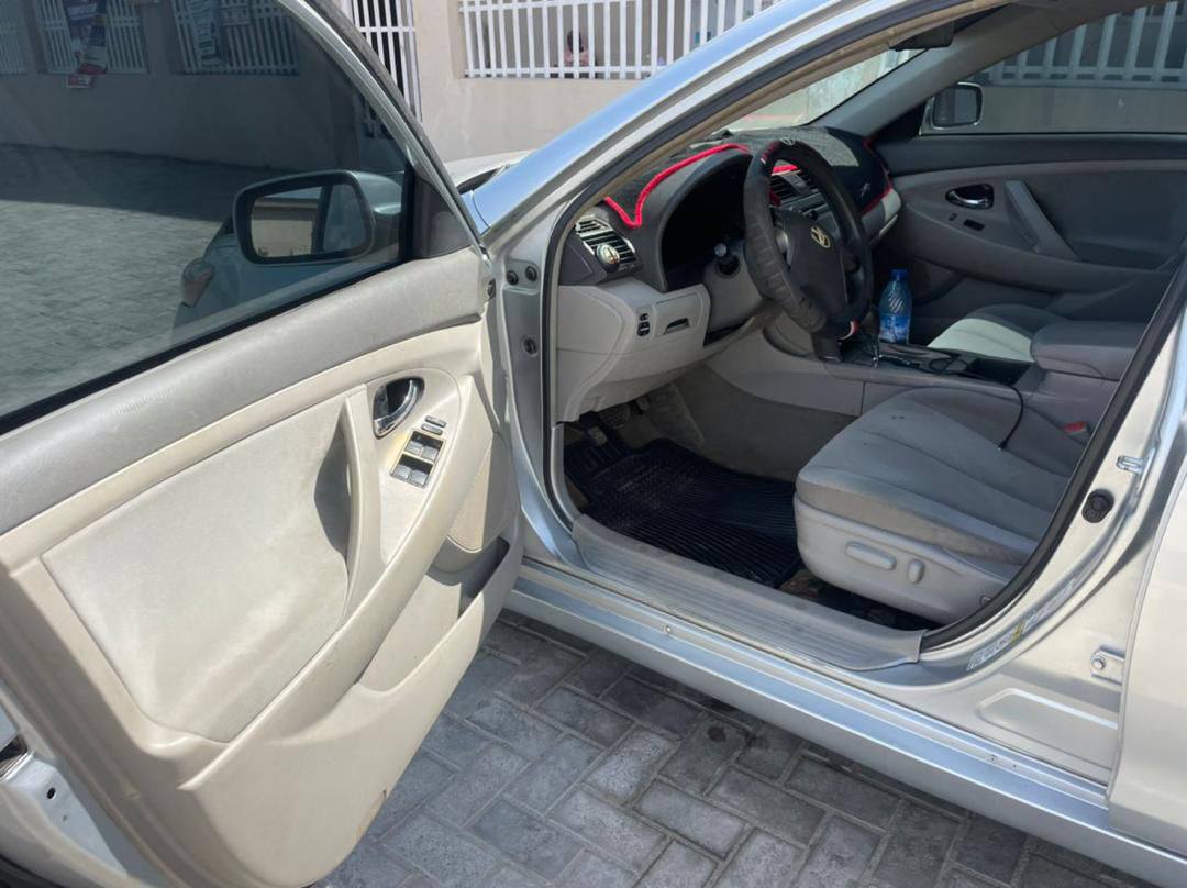 A picture of Toyota Camry 0 9