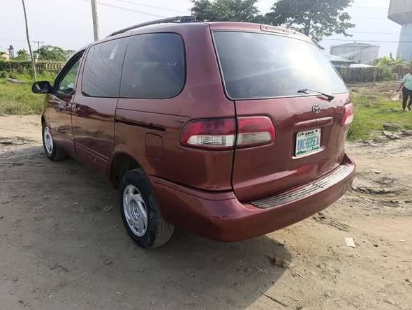 A picture of Morning deal Fastest finger Toyota Sienna 202 model engine and