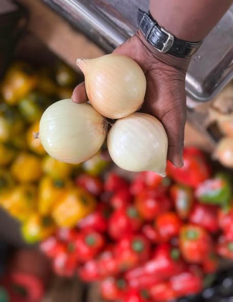 A picture of Fresh fruit and vegetables