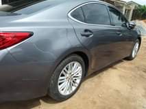 A picture of Toks 2013 es350 fullest