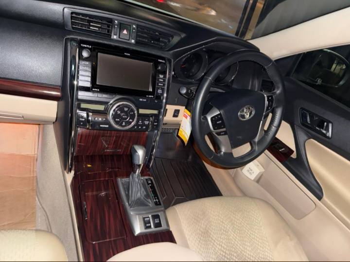 A picture of Toyota Mark X