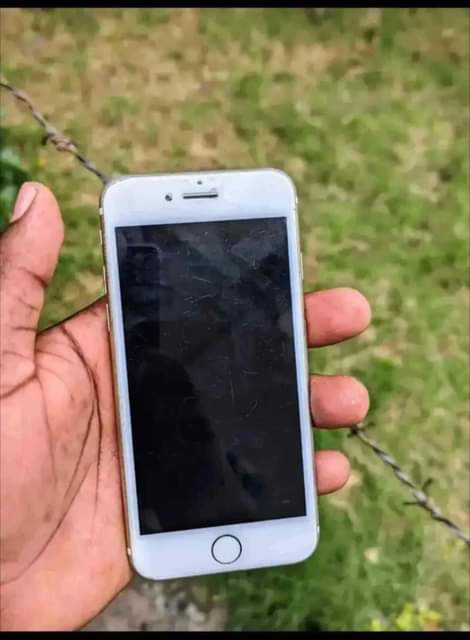A picture of Iphone 7 plain 256gb 150 000