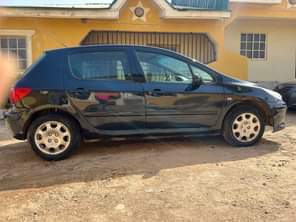 A picture of PEUGEOT 307 ENGINE OK MANUAL GEAR OK AC NO COME