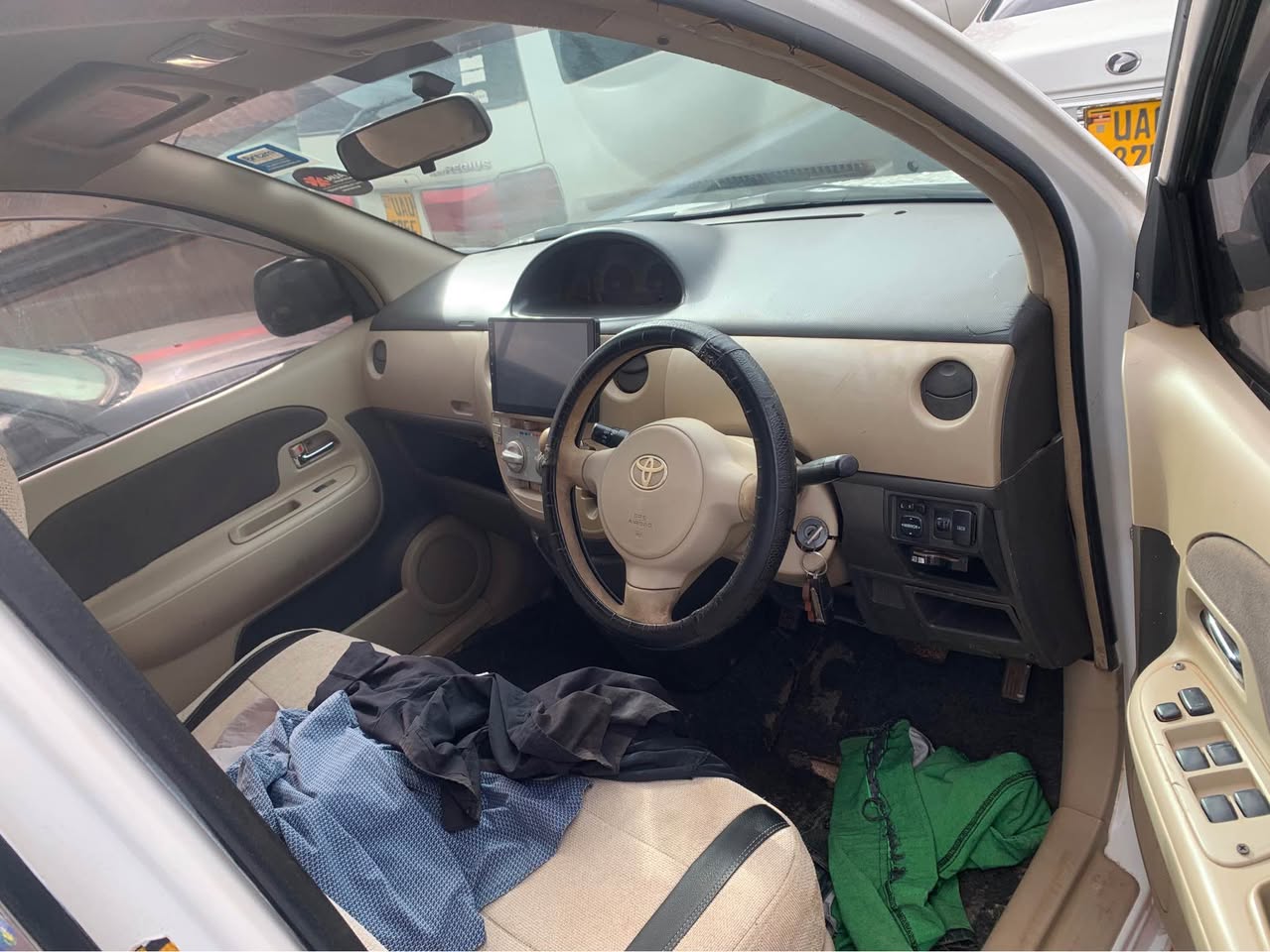 A picture of Toyota sienta 13m 0703818420