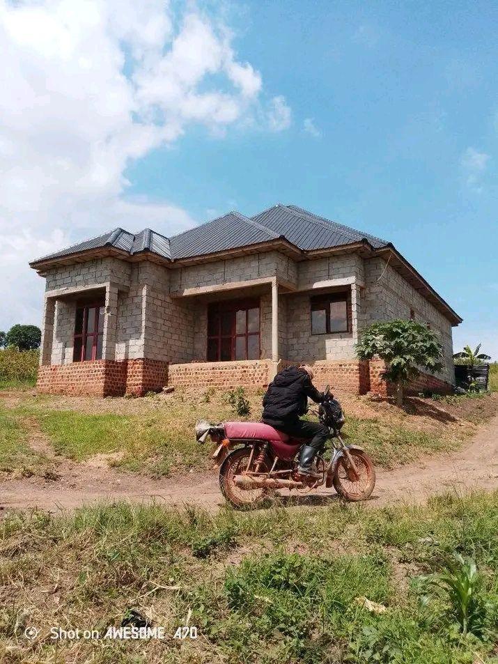 A picture of 0749972835 hotdeal house for sale 75m kasangati buwambo kira road