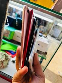 A picture of iPhone 7 128gb with 100 battery health 