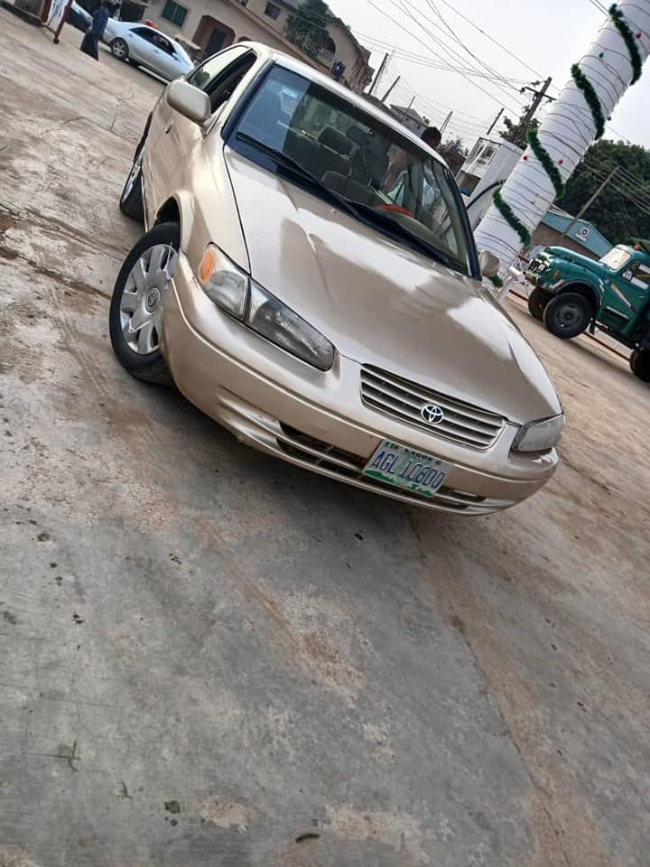 A picture of Toyota Camry tiny light