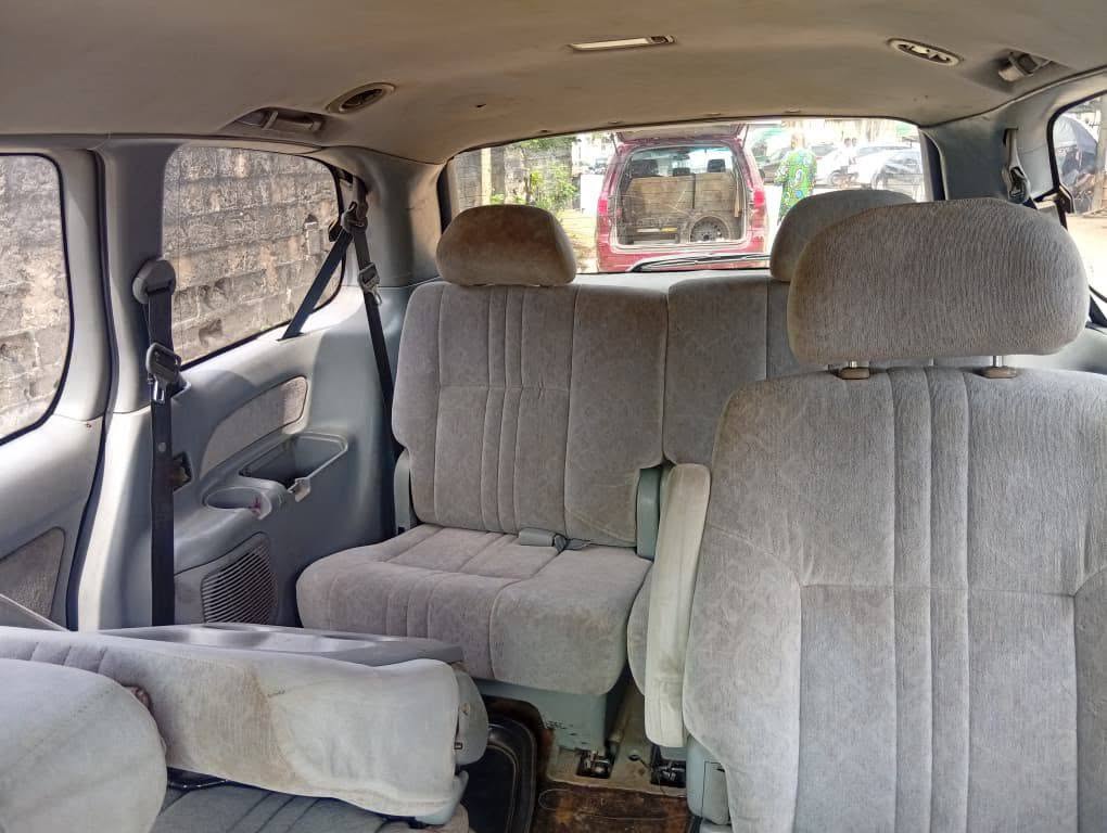 A picture of 2000 TOYOTA SIENNA