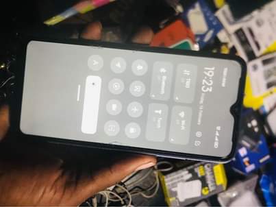 A picture of REDMI KALI SANA HAINA KIPENGERE CHOCHOTE 135 000 . 0620245515