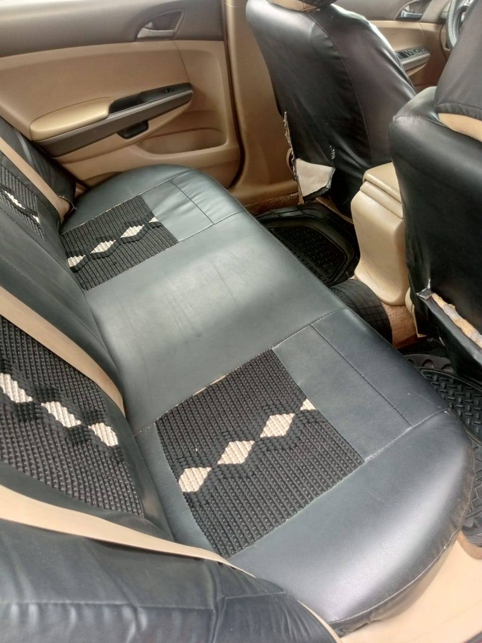 A picture of Honda Accord 09