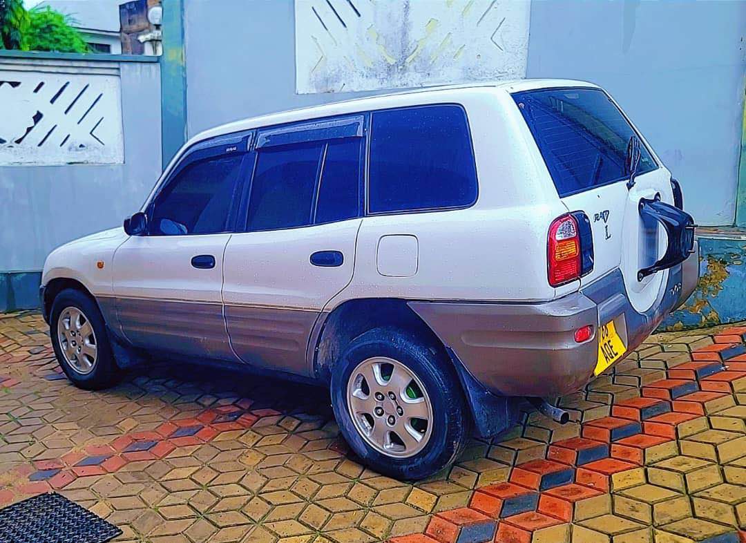 A picture of TOYOTA RAV 4