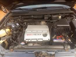 A picture of Toyota Highlander 05 First body 3 Rows Engine and Gear