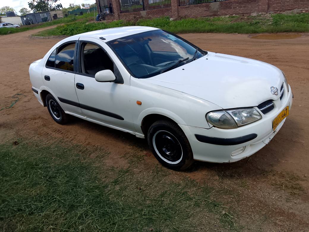nissan almera