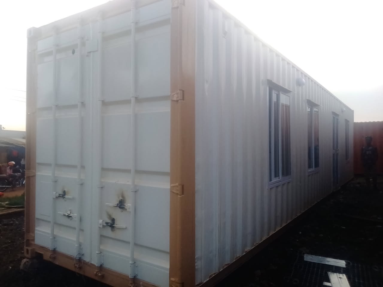 A picture of 40ft fabricated container available for sale