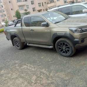 used toyota hilux