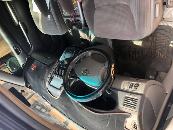 A picture of REGISTERED TOYOTA SIENNA LE 2006