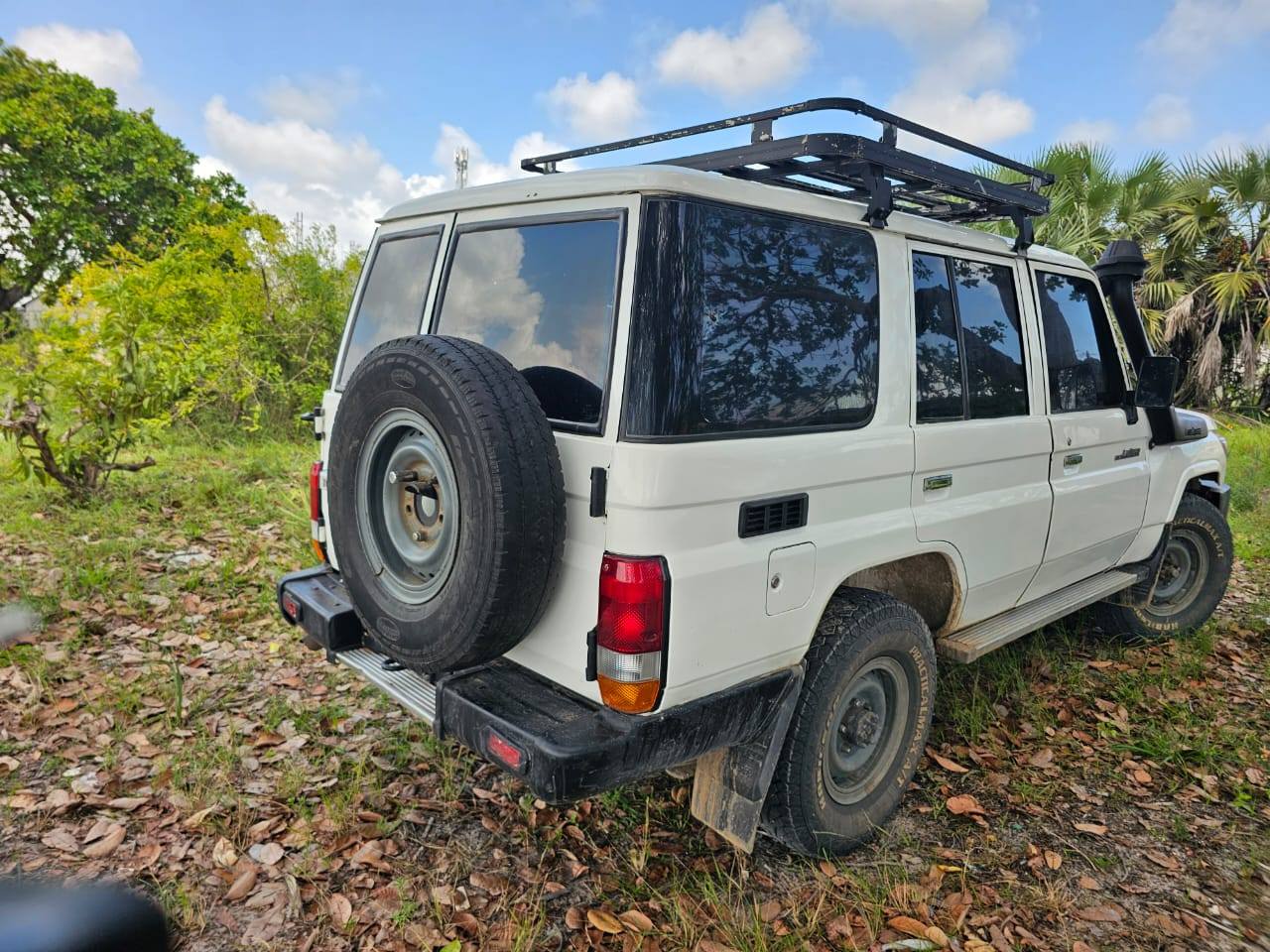 A picture of Landcruiser Bei 55M Piga simu 0769 895 396