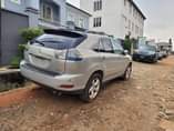 A picture of Lexus Rx330 05