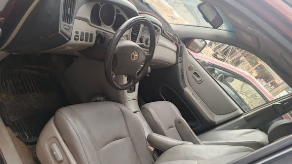 A picture of 2004 Toyota solara v6
