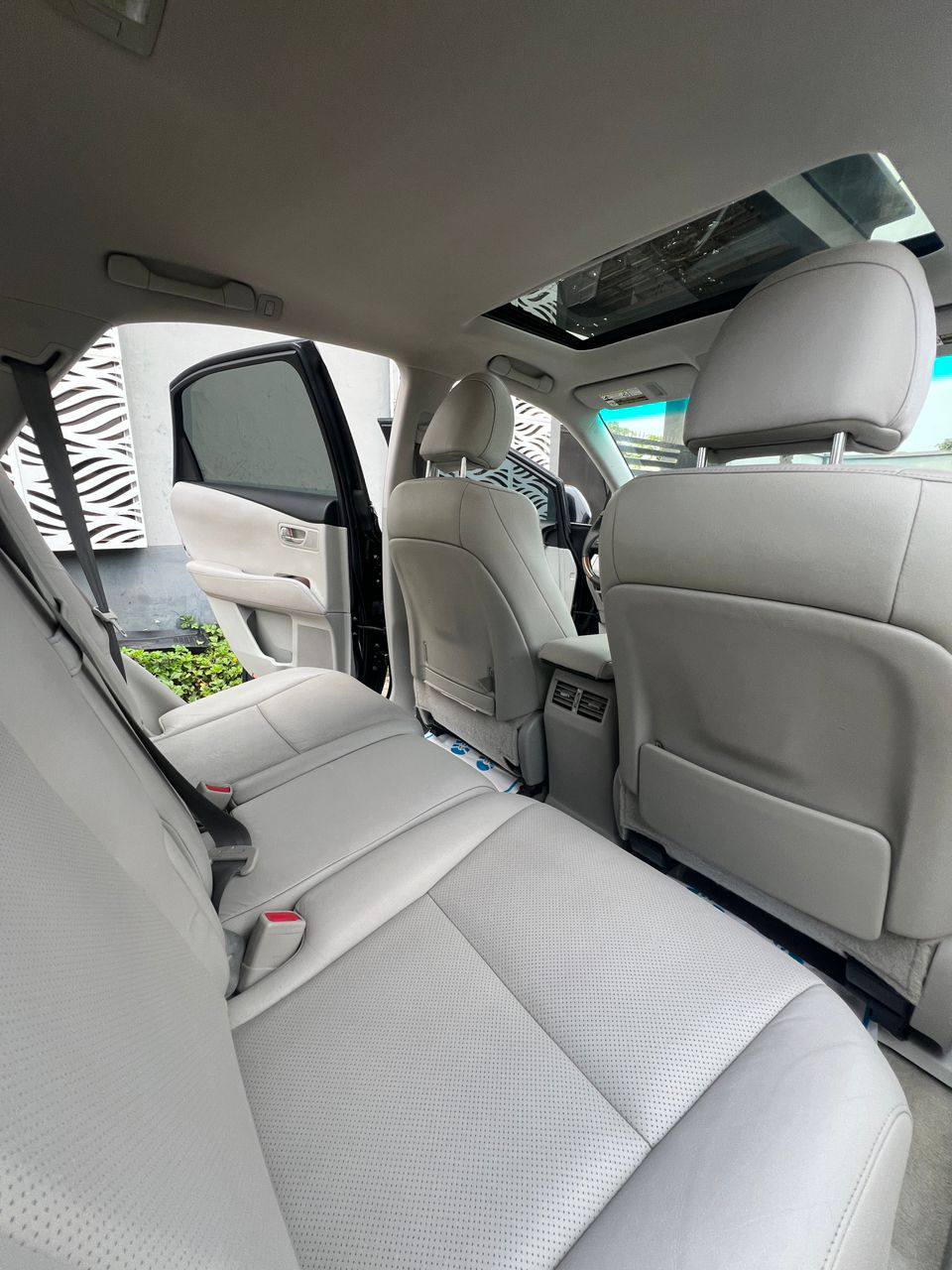 A picture of DIRECT TOKS AMERICAN SPEC LEXUS RX350 YEAR 2010 TOTAL ACCIDENT