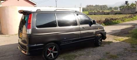 A picture of TOYOTA NOAH 0620356906