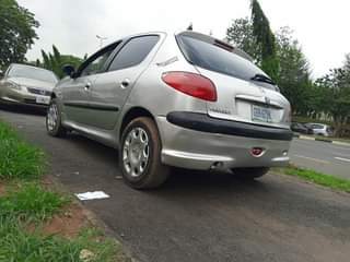 A picture of PEUGEOT 206
