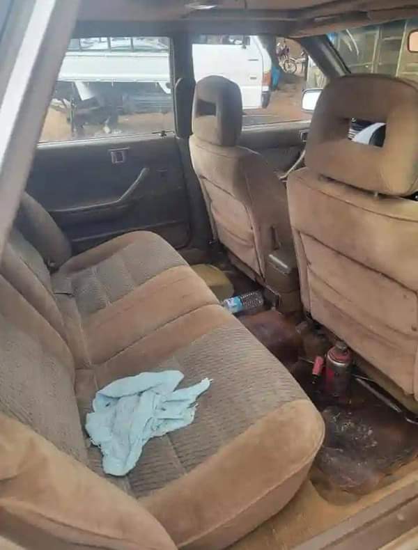 A picture of Toyota Camry old model automatic transmission first body untouched engine