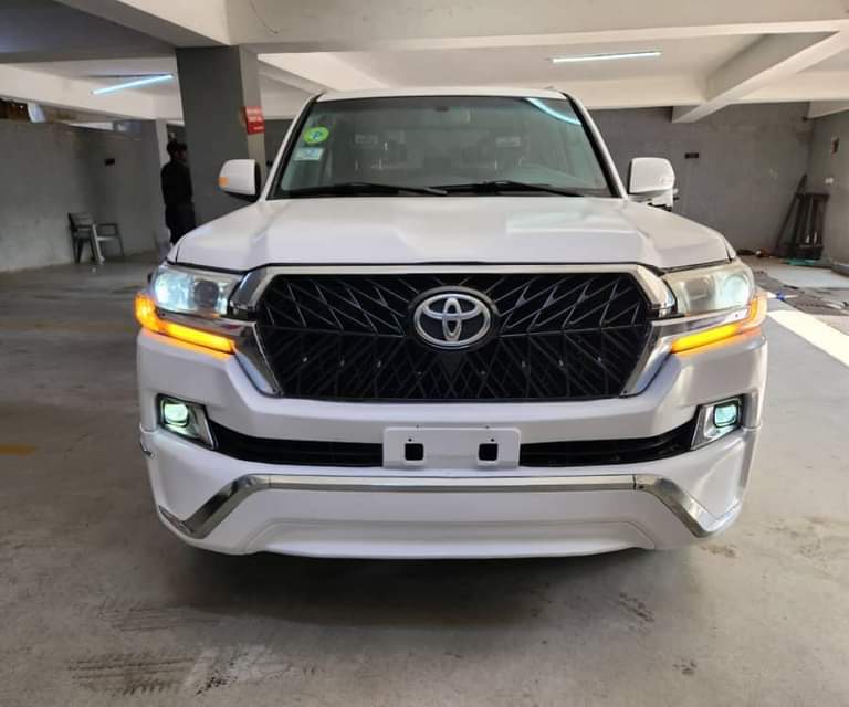 A picture of 20052021 LANDCRUISER