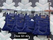 A picture of Jeans na carpet