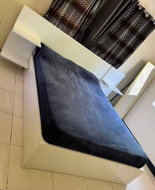 queen size bed
