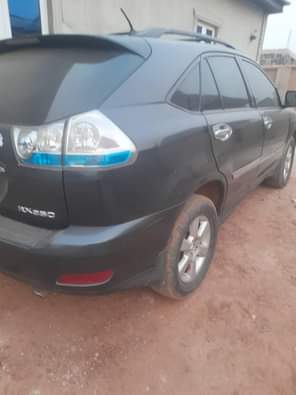A picture of Rx350 2008 model flash on first body buy and drive