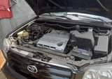 A picture of 2004model Toyota Highlander Engine is little Smoking Everyother things is