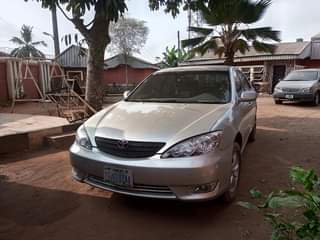 A picture of Toyota Camry 04