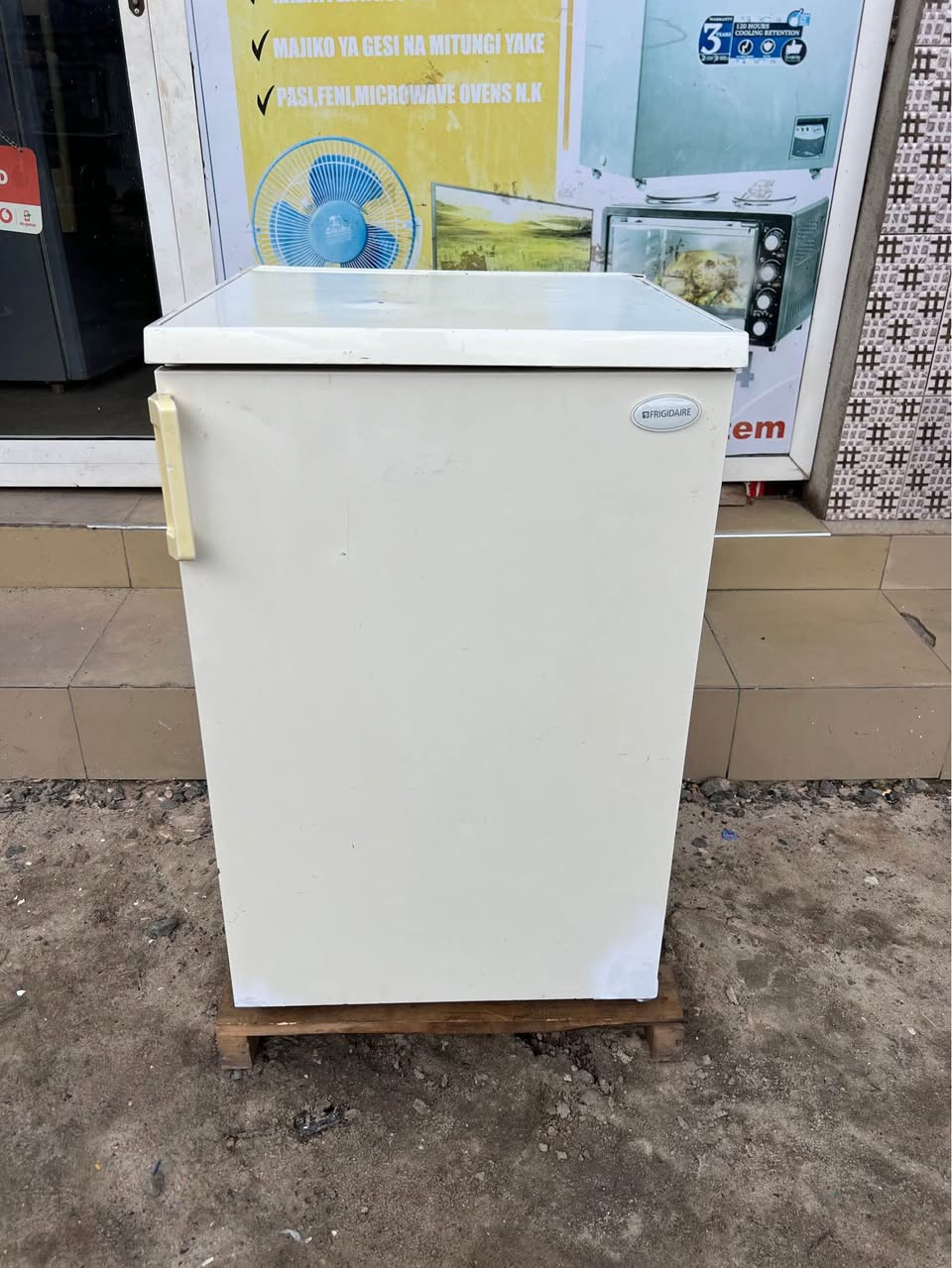 A picture of Samsung fridge Inagandsha Bei 185000
