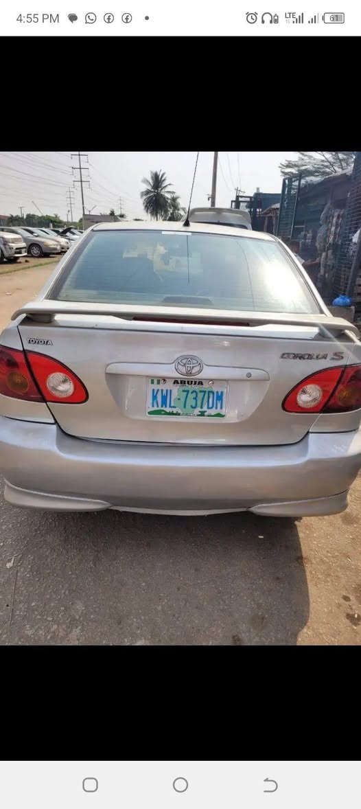 A picture of 2004 Toyota corolla