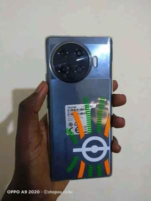 A picture of Tecno Spark 20 Plus for sale l