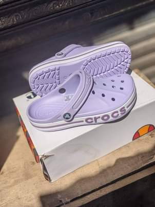 crocs
