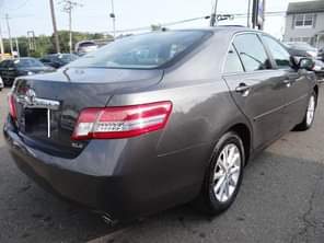 A picture of 2010 Toyota Camry XLE Automatic transmission Keyless entry Leather seat