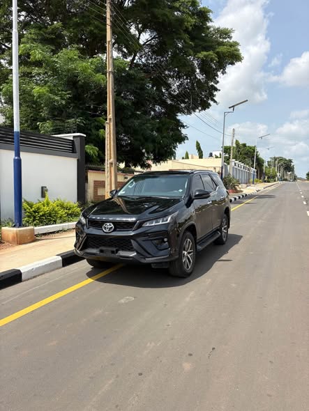 A picture of Toyota fortuner 2020