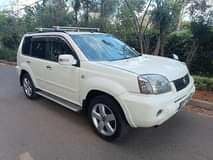 A picture of Nissan X Trail 2005 auto leather interior