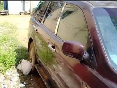 A picture of Honda pilot 2004