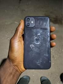 A picture of iPhone 11 full option available for sale in osogbo For