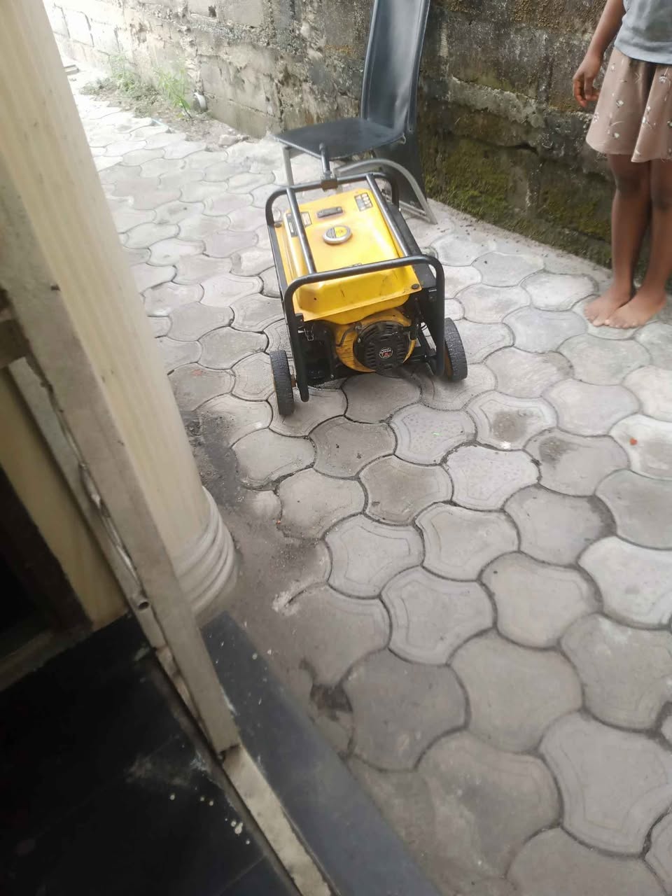 A picture of Big generator 200k