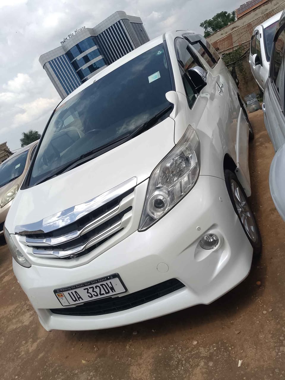 toyota alphard