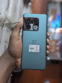 A picture of One plus 10pro 5G 128 8GB 5000Mah 800 000 ipo