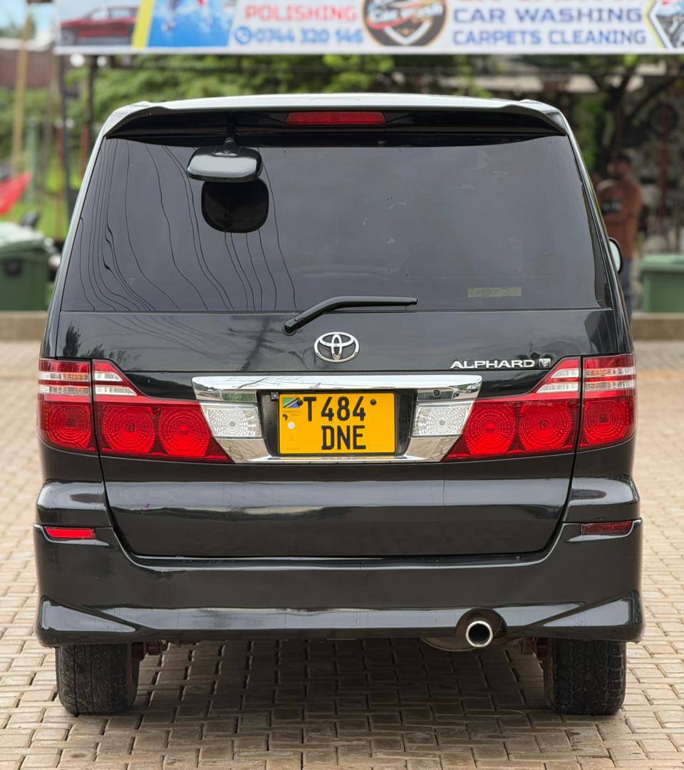 A picture of TOYOTA ALPHARD