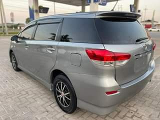 A picture of TOYOTA WISH
