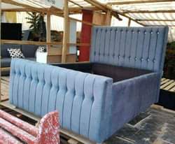 A picture of Bedsofa mpya 173000 free delivery 0757044140