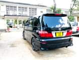 A picture of Toyota Alphard 2007
